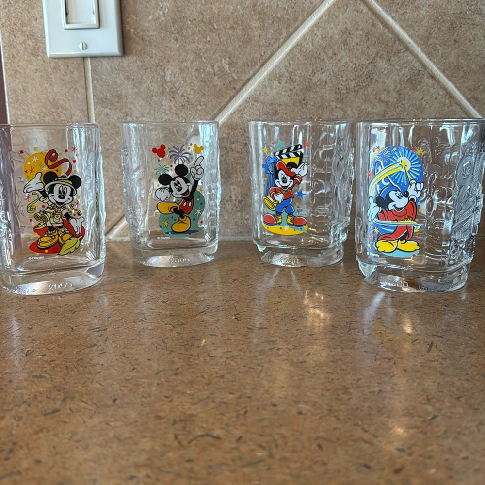 Vintage Disney 2000 Glasses